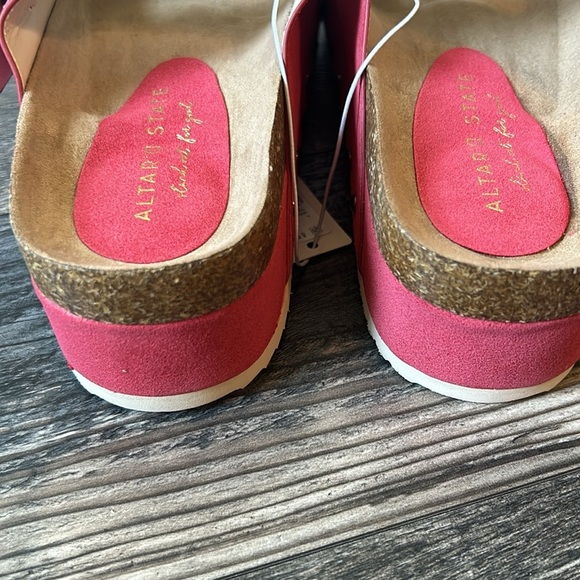 Altar'd State Serenna Platform Sandals Women's Red Size 8 Buckle Faux Suede - Picture 6 of 8